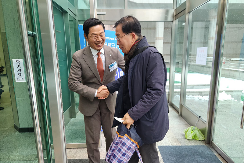 Ŭ���Ͻø� ����ũ���� �̹����� �������ϴ�