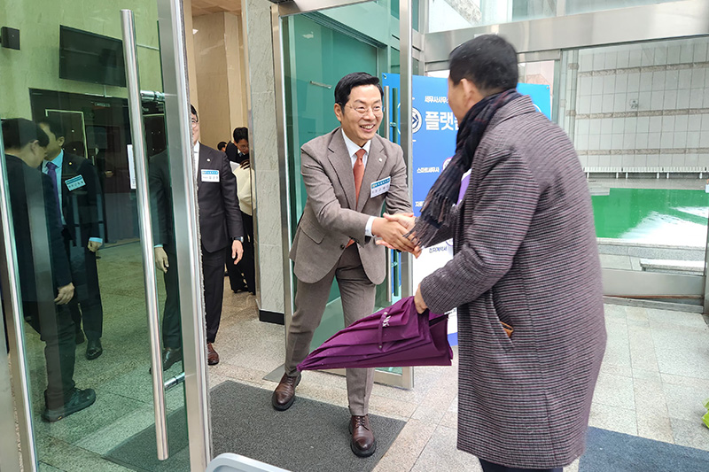 Ŭ���Ͻø� ����ũ���� �̹����� �������ϴ�