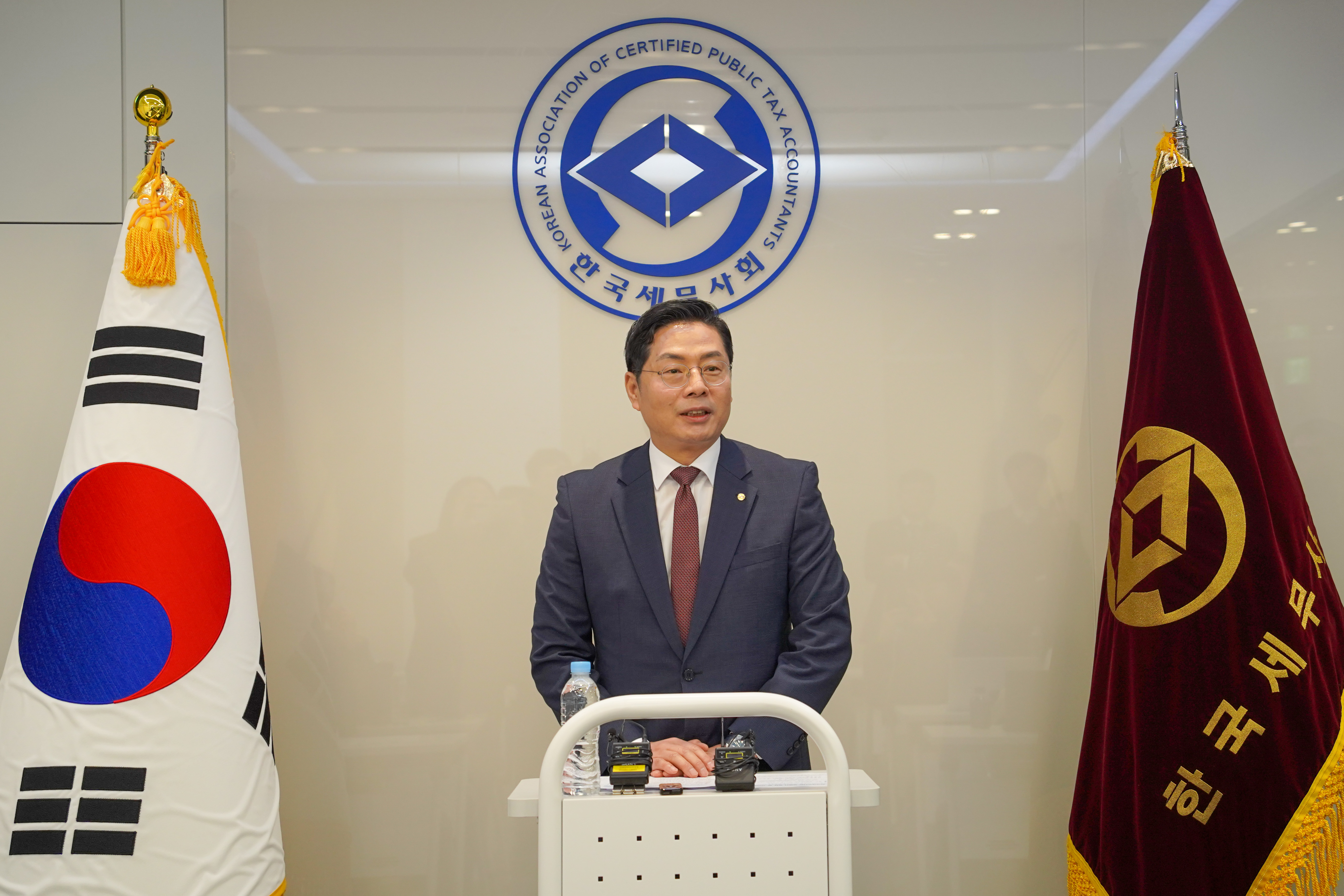 Ŭ���Ͻø� ����ũ���� �̹����� �������ϴ�