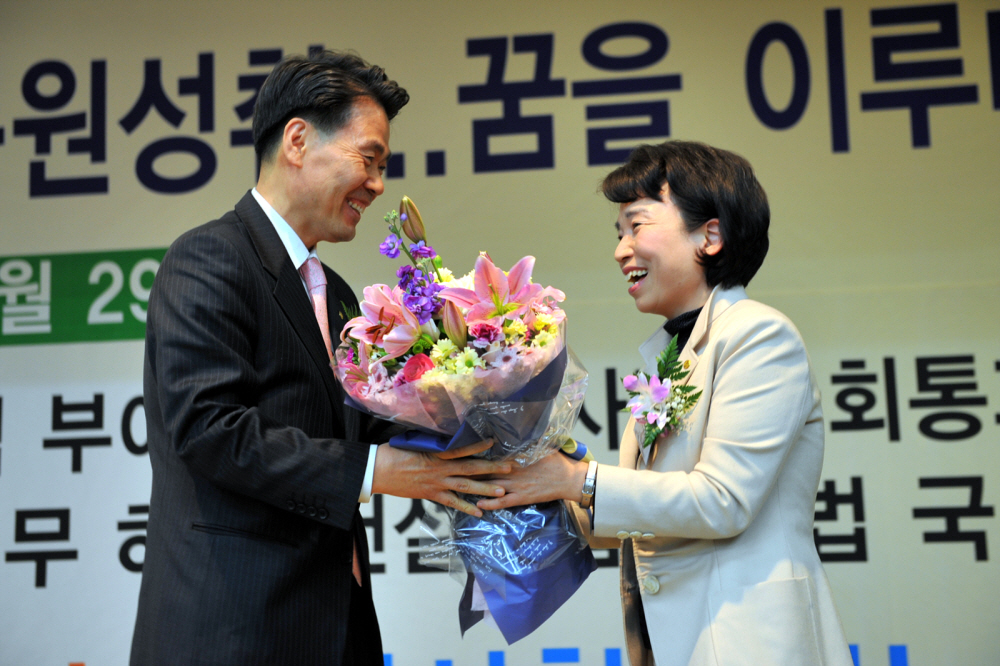 Ŭ���Ͻø� ����ũ���� �̹����� �������ϴ�