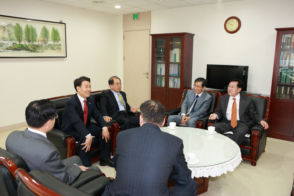 Ŭ���Ͻø� ����ũ���� �̹����� �������ϴ�