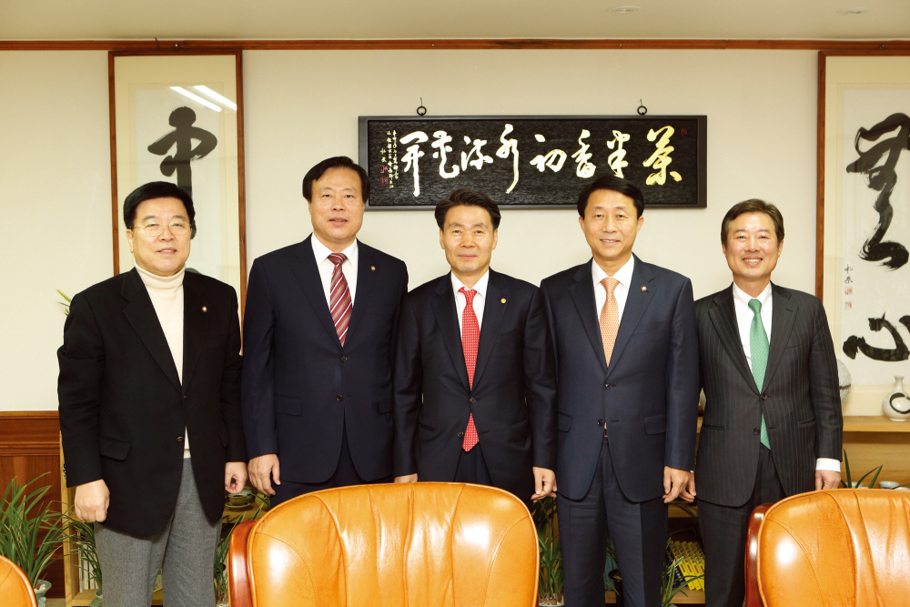 Ŭ���Ͻø� ����ũ���� �̹����� �������ϴ�